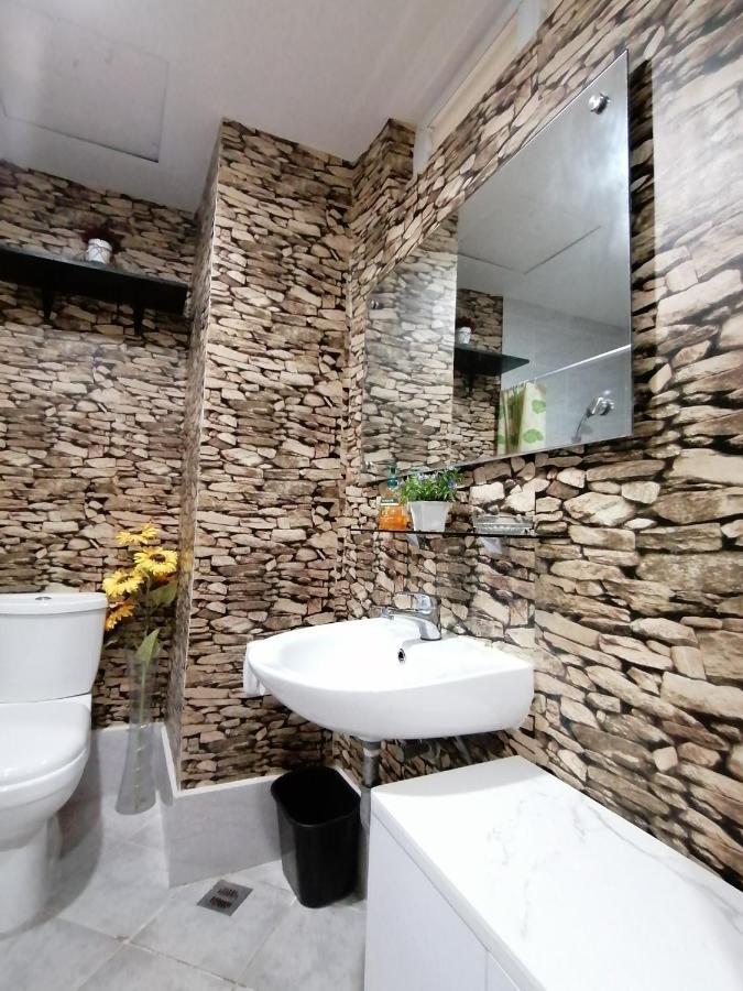 Condo Azur Suites A326 Amani Resorts Residences , 5 Minutes Airport, Netflix, Stylish, Cozy With Luxurious Swimming Pool Lapu-Lapu City Exteriör bild