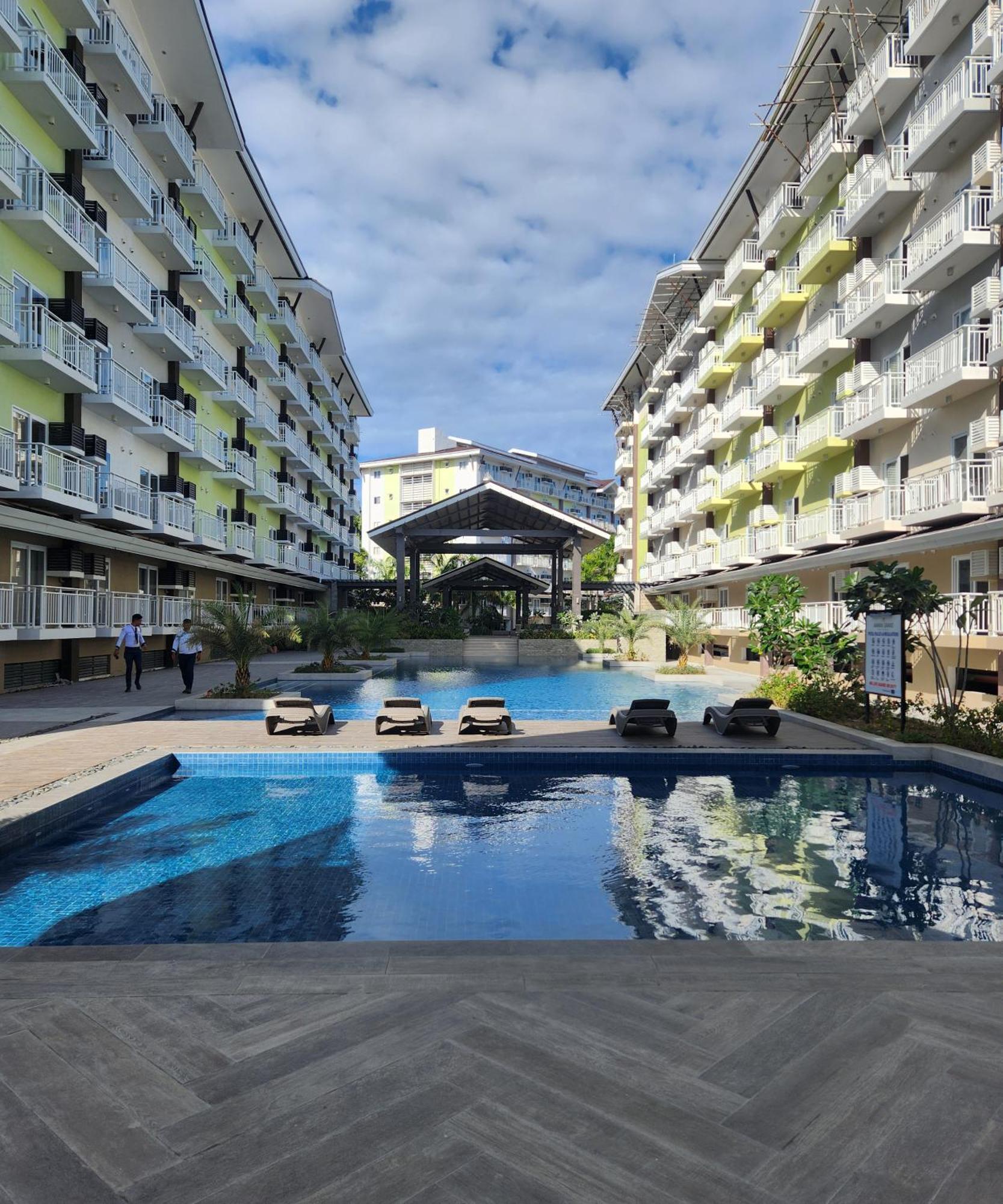 Condo Azur Suites A326 Amani Resorts Residences , 5 Minutes Airport, Netflix, Stylish, Cozy With Luxurious Swimming Pool Lapu-Lapu City Exteriör bild
